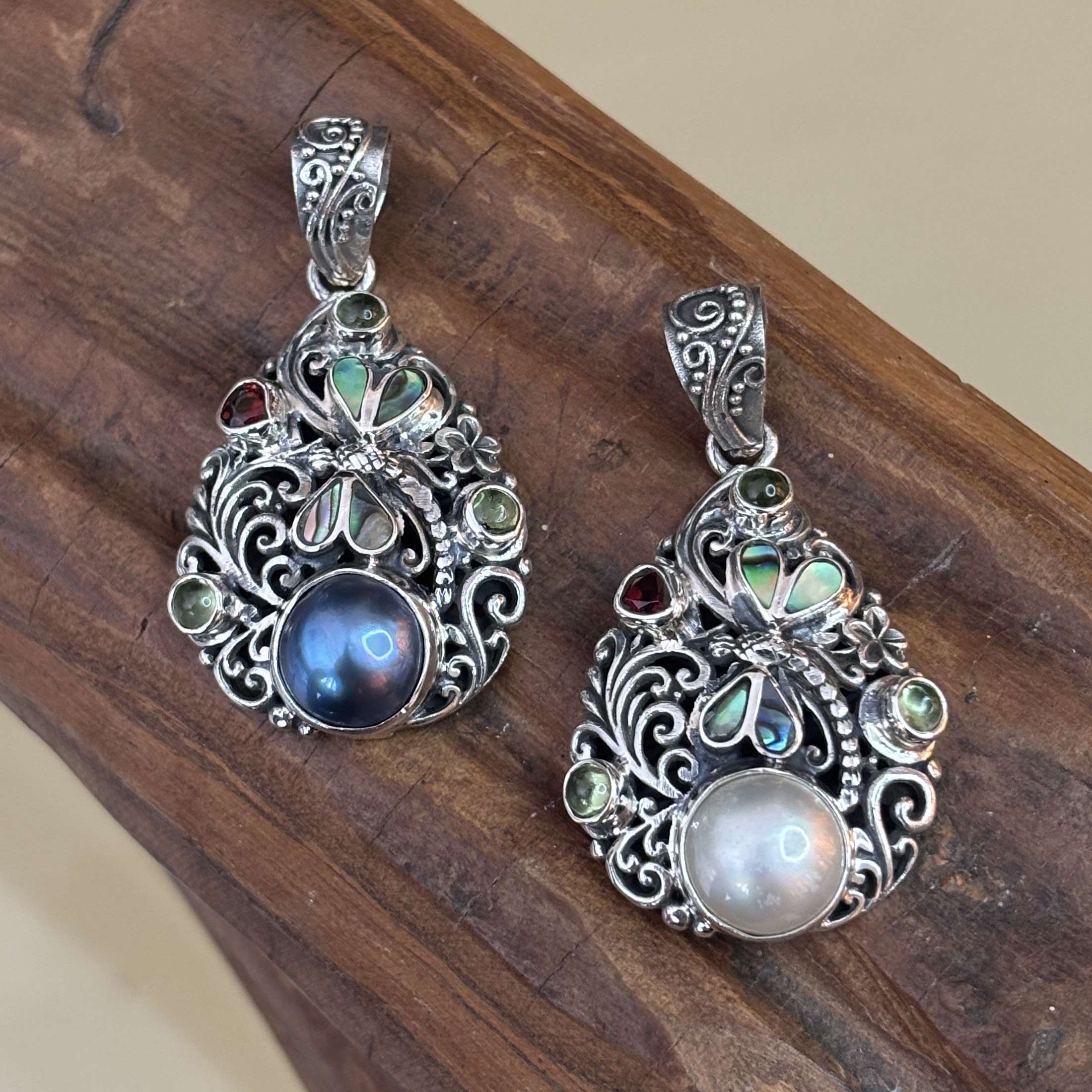 (HANDMADE 925 BALI STERLING SILVER FILIGREE PENDANT WITH MABE PEARL)